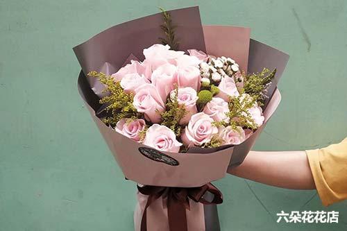 异性朋友送花的讲究(异性朋友送花的讲究是什么)-第3张图片-花花知道网 异性朋友送花的讲究(异性朋友送花的讲究是什么)-第3张图片-花花知道网