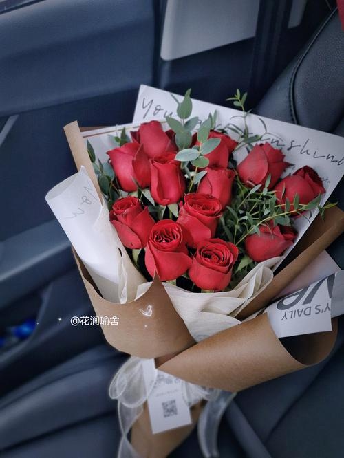 12束鲜花的寓意(花束12朵什么意思)-第3张图片-花花知道网 12束鲜花的寓意(花束12朵什么意思)-第3张图片-花花知道网