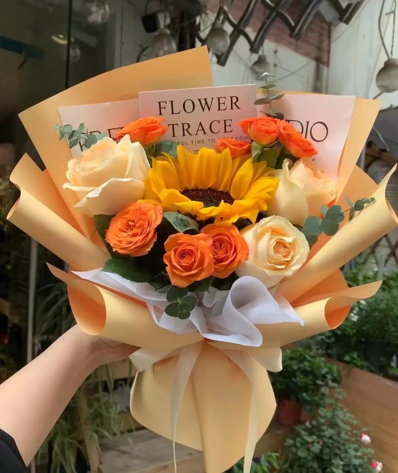 3朵向日葵混搭鲜花寓意(3朵向日葵混搭鲜花寓意着什么)-第5张图片-花花知道网 3朵向日葵混搭鲜花寓意(3朵向日葵混搭鲜花寓意着什么)-第5张图片-花花知道网