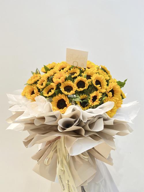 3支向日葵鲜花寓意(3朵向日葵花束寓意)-第8张图片-花花知道网 3支向日葵鲜花寓意(3朵向日葵花束寓意)-第8张图片-花花知道网