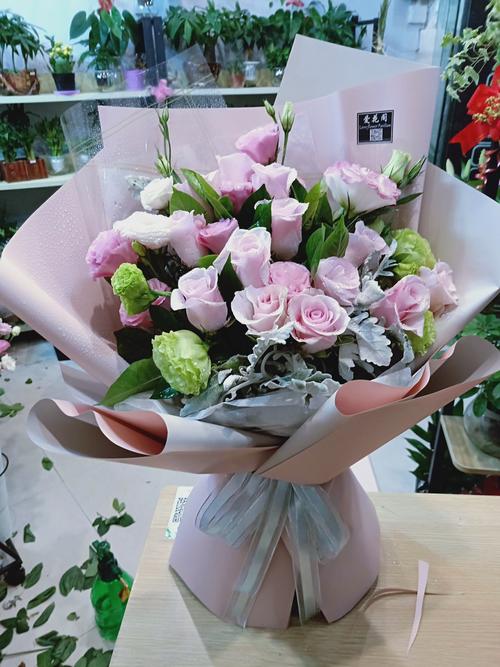 9朵鲜花什么寓意好呢女生(9朵花什么意思)-第2张图片-花花知道网 9朵鲜花什么寓意好呢女生(9朵花什么意思)-第2张图片-花花知道网