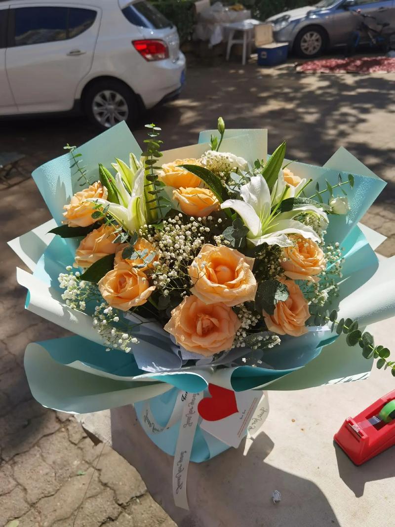 11朵鲜花搭配花束寓意(11朵鲜花搭配花束寓意好吗)-第6张图片-花花知道网 11朵鲜花搭配花束寓意(11朵鲜花搭配花束寓意好吗)-第6张图片-花花知道网