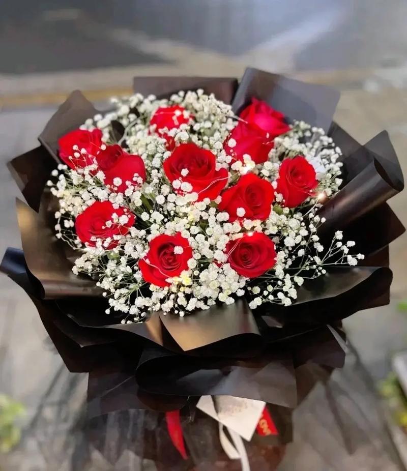11朵红玫瑰花束鲜花寓意(11朵红玫瑰花包装图片)-第3张图片-花花知道网 11朵红玫瑰花束鲜花寓意(11朵红玫瑰花包装图片)-第3张图片-花花知道网