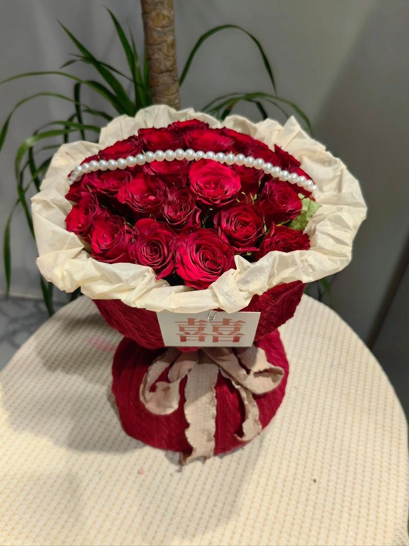 订婚宴送花的讲究是什么(订亲拿什么花)-第7张图片-花花知道网 订婚宴送花的讲究是什么(订亲拿什么花)-第7张图片-花花知道网