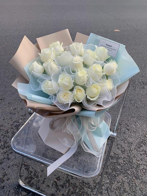 19朵草莓鲜花花语(33支草莓花束)-第2张图片-花花知道网 19朵草莓鲜花花语(33支草莓花束)-第2张图片-花花知道网
