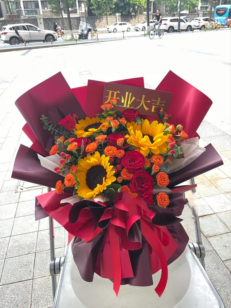 鲜花花篮开业花语和寓意(鲜花花篮开业花语和寓意图片)-第3张图片-花花知道网 鲜花花篮开业花语和寓意(鲜花花篮开业花语和寓意图片)-第3张图片-花花知道网