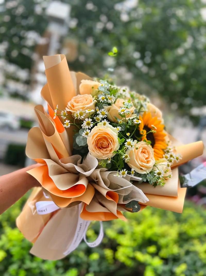 9朵向日葵鲜花花束寓意(9朵向日葵花代表什么意思)-第1张图片-花花知道网 9朵向日葵鲜花花束寓意(9朵向日葵花代表什么意思)-第1张图片-花花知道网