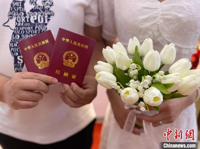 结婚登记送花的讲究(结婚登记带什么鲜花)-第1张图片-花花知道网 结婚登记送花的讲究(结婚登记带什么鲜花)-第1张图片-花花知道网