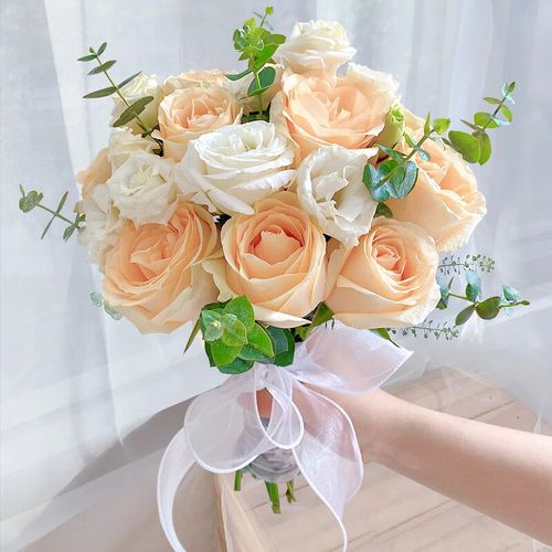 结婚登记送花的讲究(结婚登记带什么鲜花)-第4张图片-花花知道网 结婚登记送花的讲究(结婚登记带什么鲜花)-第4张图片-花花知道网