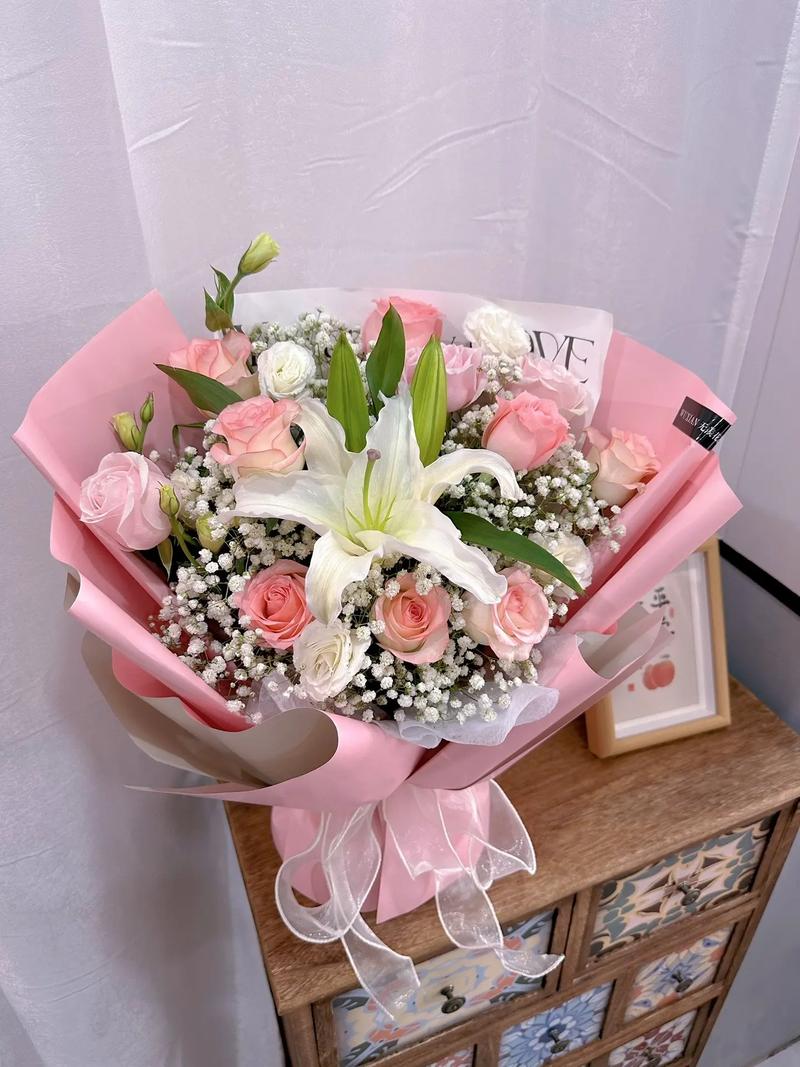 生日鲜花花语送闺蜜(生日闺蜜花束)-第4张图片-花花知道网 生日鲜花花语送闺蜜(生日闺蜜花束)-第4张图片-花花知道网