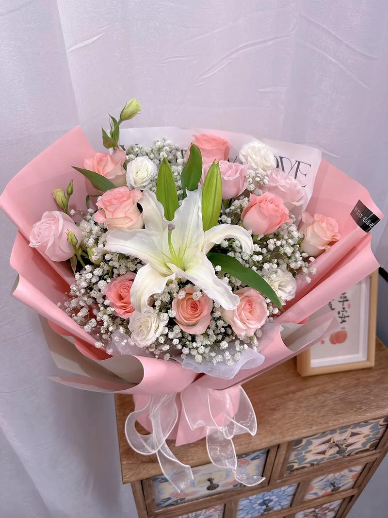 生日鲜花花语送闺蜜(生日闺蜜花束)-第5张图片-花花知道网 生日鲜花花语送闺蜜(生日闺蜜花束)-第5张图片-花花知道网