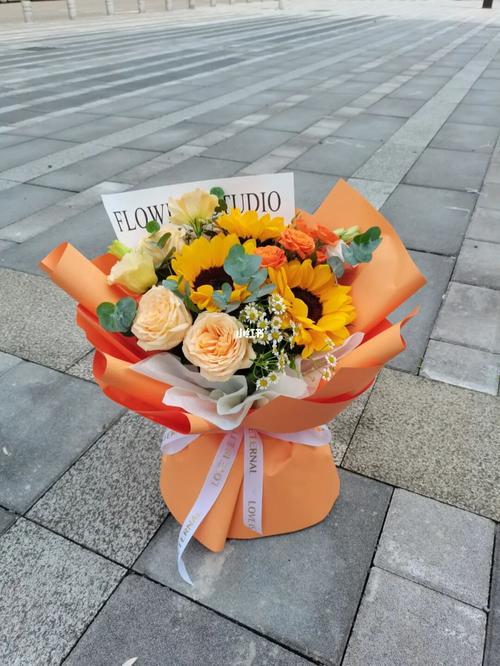 中考送花包装纸的颜色有什么讲究(中考送花有什么寓意)-第1张图片-花花知道网 中考送花包装纸的颜色有什么讲究(中考送花有什么寓意)-第1张图片-花花知道网