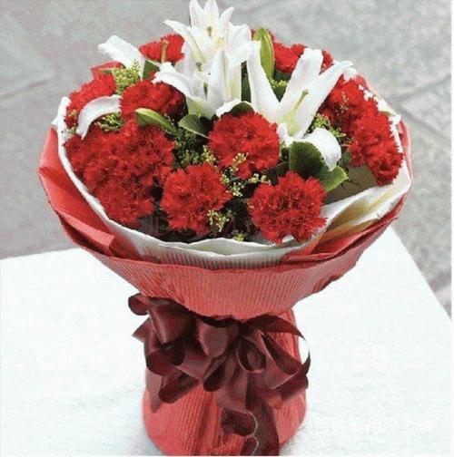 三八妇女节鲜花花语(三八妇女节鲜花广告语怎么吸引人)-第2张图片-花花知道网 三八妇女节鲜花花语(三八妇女节鲜花广告语怎么吸引人)-第2张图片-花花知道网
