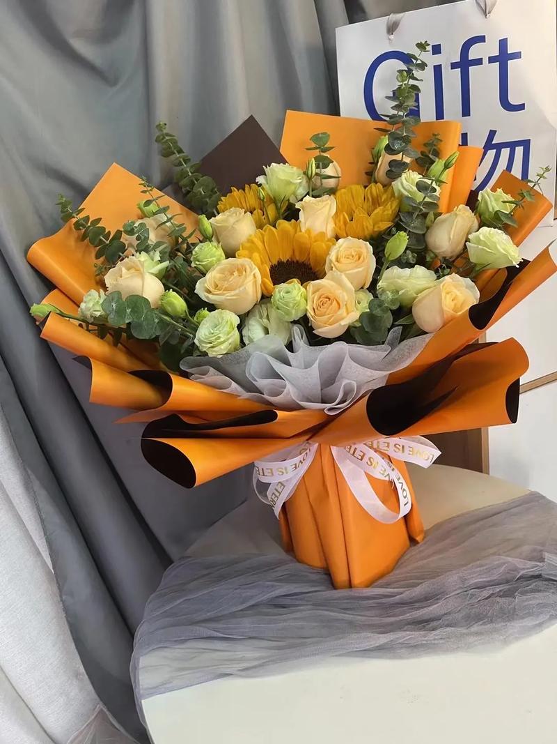 10朵香槟玫瑰鲜花的寓意(10朵香槟玫瑰鲜花的寓意和象征)-第6张图片-花花知道网 10朵香槟玫瑰鲜花的寓意(10朵香槟玫瑰鲜花的寓意和象征)-第6张图片-花花知道网