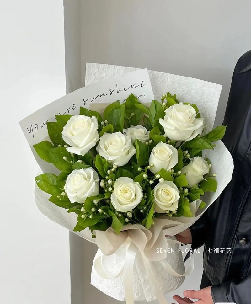 11朵白玫瑰鲜花寓意什么(11朵白玫瑰鲜花寓意什么含义)-第6张图片-花花知道网 11朵白玫瑰鲜花寓意什么(11朵白玫瑰鲜花寓意什么含义)-第6张图片-花花知道网
