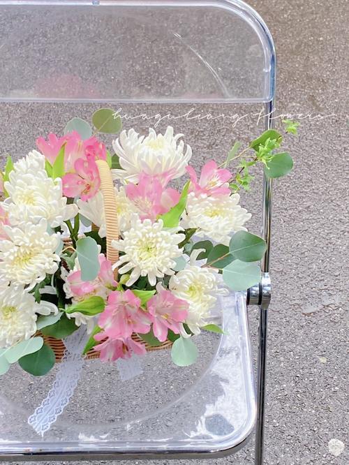 9朵菊花鲜花花束寓意(9支菊花花束)-第4张图片-花花知道网 9朵菊花鲜花花束寓意(9支菊花花束)-第4张图片-花花知道网