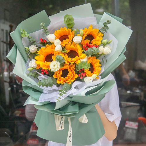 送朋友鲜花花束花语和寓意(送朋友花的寄语唯美句子)-第6张图片-花花知道网 送朋友鲜花花束花语和寓意(送朋友花的寄语唯美句子)-第6张图片-花花知道网