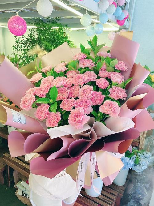 送婆婆鲜花花篮的寓意和花语(送婆婆鲜花花篮的寓意和花语是什么)-第4张图片-花花知道网 送婆婆鲜花花篮的寓意和花语(送婆婆鲜花花篮的寓意和花语是什么)-第4张图片-花花知道网
