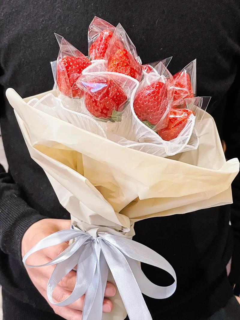 19颗草莓鲜花花束寓意(草莓花束20颗多少钱)-第3张图片-花花知道网 19颗草莓鲜花花束寓意(草莓花束20颗多少钱)-第3张图片-花花知道网