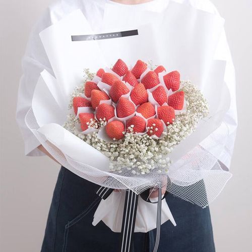 19颗草莓鲜花花束寓意(草莓花束20颗多少钱)-第4张图片-花花知道网 19颗草莓鲜花花束寓意(草莓花束20颗多少钱)-第4张图片-花花知道网