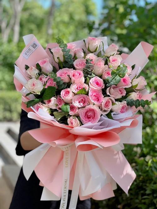 9朵鲜花玫瑰花束寓意什么(9朵玫瑰花束图片大全 简单)-第4张图片-花花知道网 9朵鲜花玫瑰花束寓意什么(9朵玫瑰花束图片大全 简单)-第4张图片-花花知道网