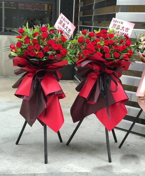 鲜花花篮的花语和寓意(鲜花花篮图)-第4张图片-花花知道网 鲜花花篮的花语和寓意(鲜花花篮图)-第4张图片-花花知道网
