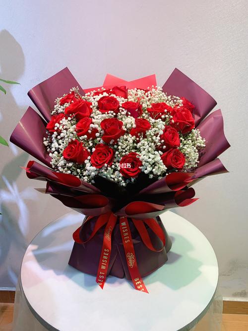 19朵红玫瑰订婚鲜花寓意(19朵红玫瑰花的意义)-第4张图片-花花知道网 19朵红玫瑰订婚鲜花寓意(19朵红玫瑰花的意义)-第4张图片-花花知道网