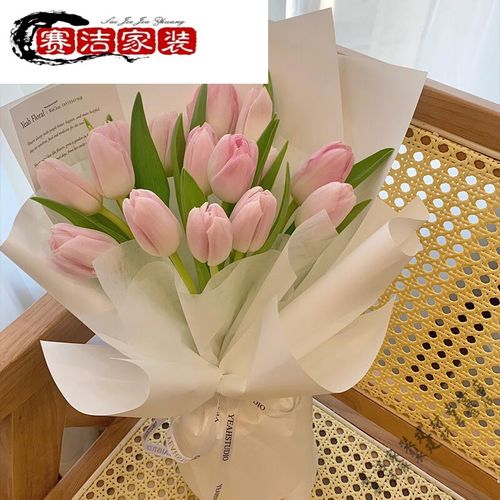 14朵鲜花寓意(14朵玫瑰花表示什么意思)-第5张图片-花花知道网 14朵鲜花寓意(14朵玫瑰花表示什么意思)-第5张图片-花花知道网