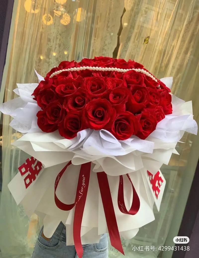 10朵红玫瑰鲜花花束寓意(10朵红玫瑰9朵粉玫瑰)-第2张图片-花花知道网 10朵红玫瑰鲜花花束寓意(10朵红玫瑰9朵粉玫瑰)-第2张图片-花花知道网