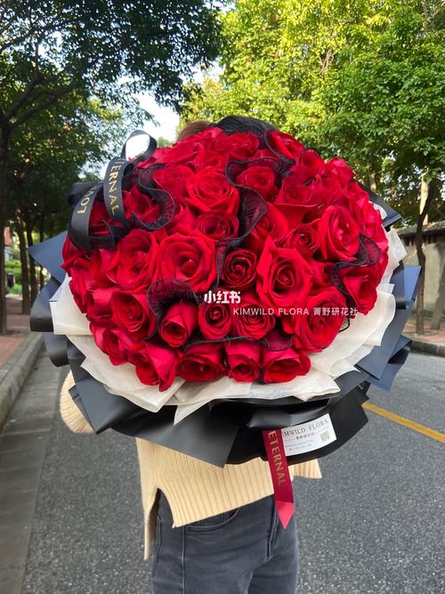 66朵鲜花红玫瑰花束寓意(66朵红玫瑰花束图片)-第3张图片-花花知道网 66朵鲜花红玫瑰花束寓意(66朵红玫瑰花束图片)-第3张图片-花花知道网