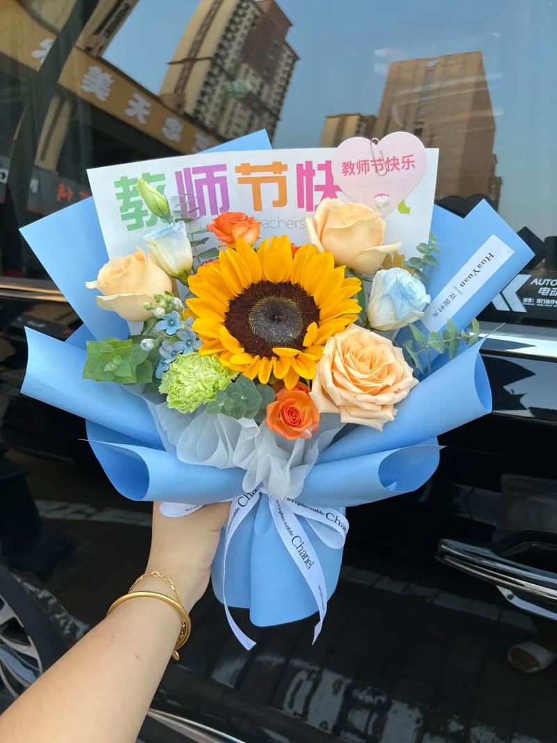 9朵橘色鲜花花束寓意(橘色玫瑰花束)-第2张图片-花花知道网 9朵橘色鲜花花束寓意(橘色玫瑰花束)-第2张图片-花花知道网