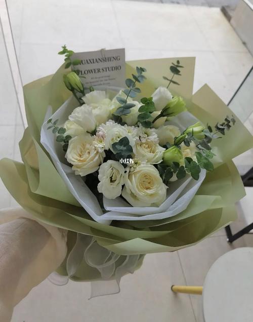11朵尤加利鲜花寓意着什么(11朵玫瑰配尤加利叶)-第2张图片-花花知道网 11朵尤加利鲜花寓意着什么(11朵玫瑰配尤加利叶)-第2张图片-花花知道网