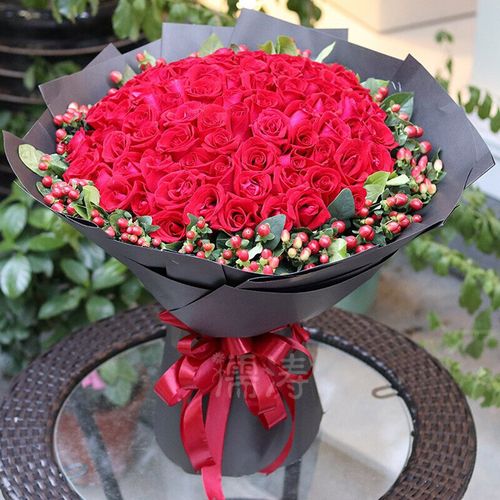 21朵白玫瑰鲜花花束寓意(21朵白玫瑰什么意思)-第6张图片-花花知道网 21朵白玫瑰鲜花花束寓意(21朵白玫瑰什么意思)-第6张图片-花花知道网