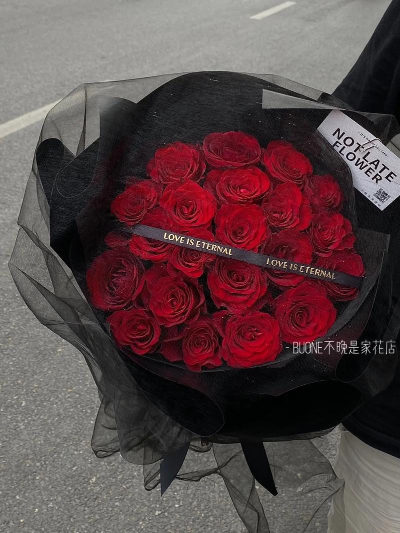 21朵红玫瑰鲜花花束寓意(21朵红玫瑰花束图片)-第1张图片-花花知道网 21朵红玫瑰鲜花花束寓意(21朵红玫瑰花束图片)-第1张图片-花花知道网