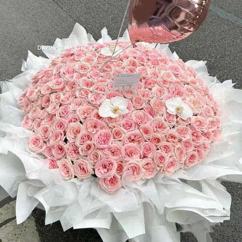 9朵鲜花什么寓意好看些(花语9朵代表什么意思)-第4张图片-花花知道网 9朵鲜花什么寓意好看些(花语9朵代表什么意思)-第4张图片-花花知道网