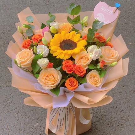 5朵向日葵鲜花花束寓意(5朵向日葵鲜花花束寓意)-第6张图片-花花知道网 5朵向日葵鲜花花束寓意(5朵向日葵鲜花花束寓意)-第6张图片-花花知道网