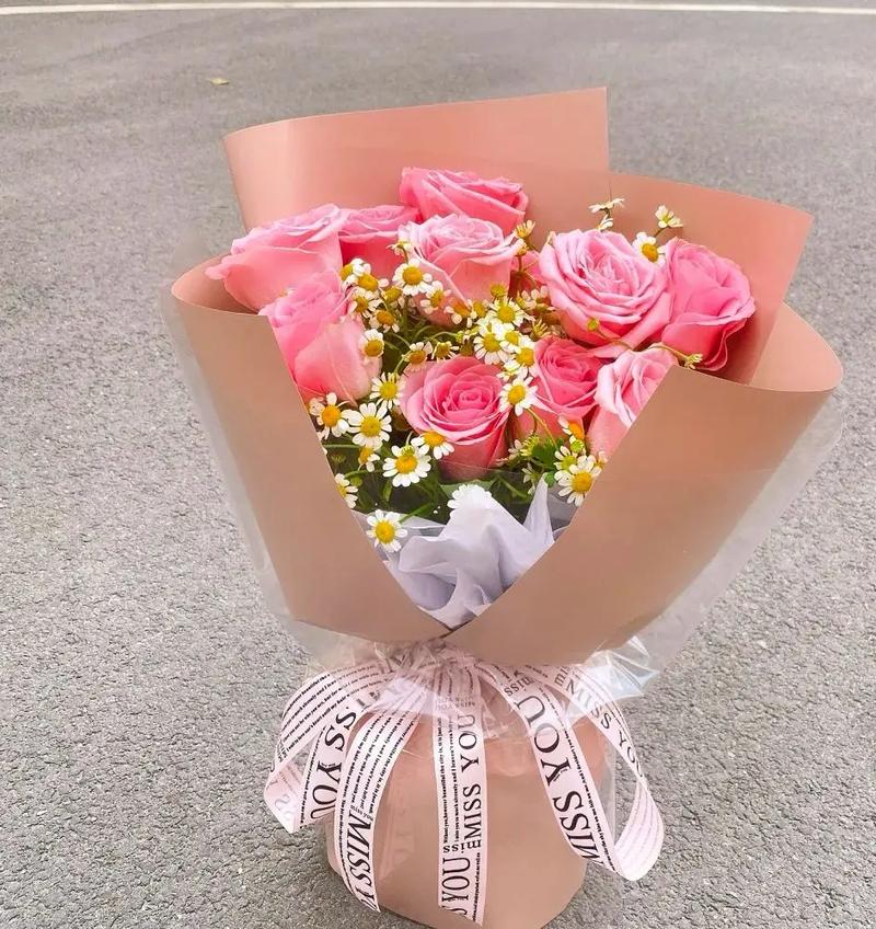 15朵鲜花寓意(15朵鲜花代表什么)-第3张图片-花花知道网 15朵鲜花寓意(15朵鲜花代表什么)-第3张图片-花花知道网
