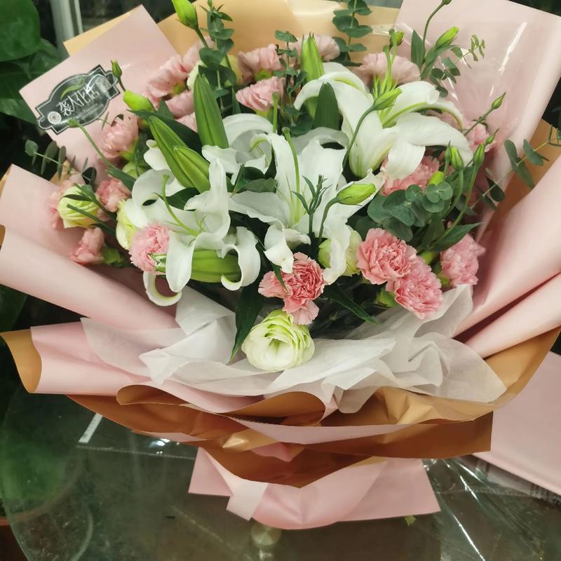 52朵生日鲜花寓意(52朵花花语)-第2张图片-花花知道网 52朵生日鲜花寓意(52朵花花语)-第2张图片-花花知道网