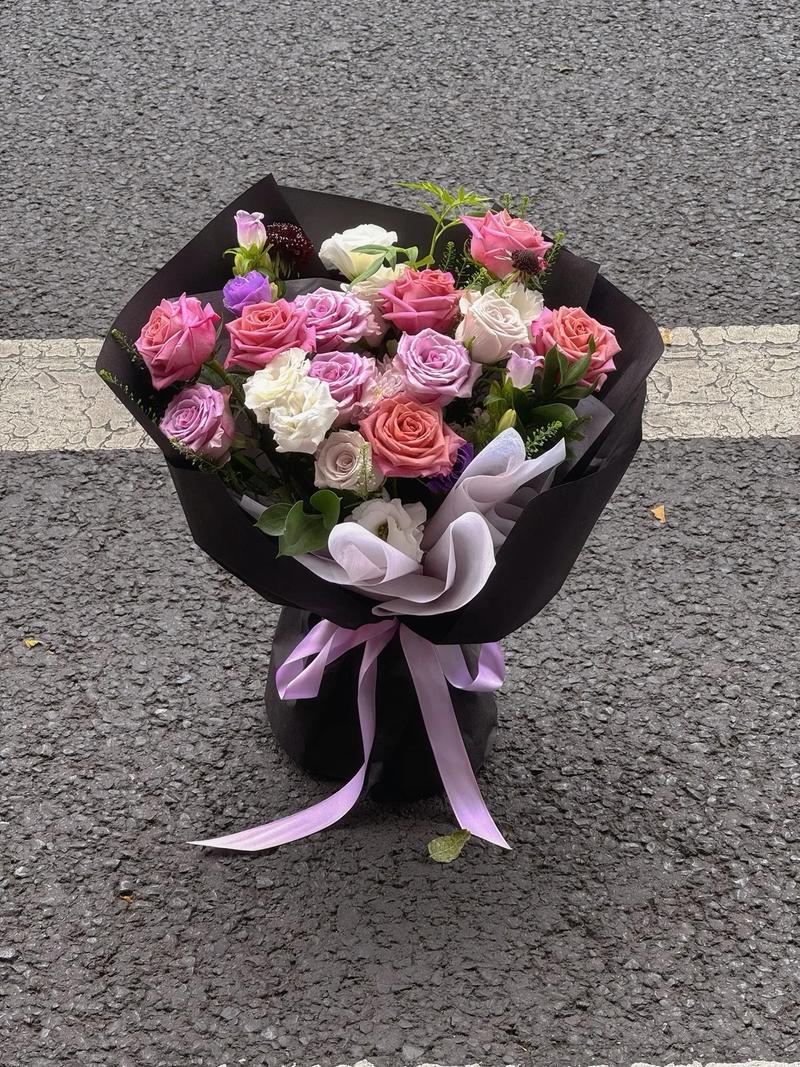 520女生互送鲜花寓意(女生互送什么花)-第1张图片-花花知道网 520女生互送鲜花寓意(女生互送什么花)-第1张图片-花花知道网