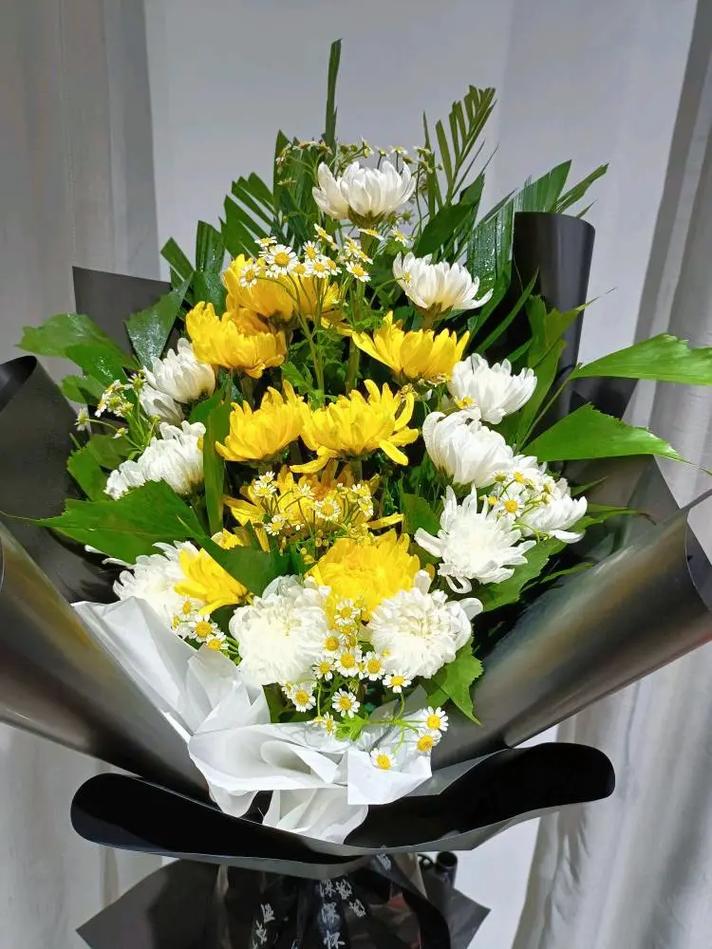 9朵菊花鲜花花束寓意是什么(9支菊花花束)-第5张图片-花花知道网 9朵菊花鲜花花束寓意是什么(9支菊花花束)-第5张图片-花花知道网