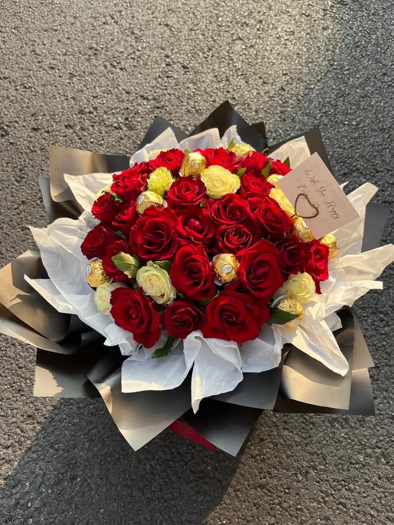 36支红玫瑰鲜花寓意着什么(365朵红玫瑰花有多重)-第8张图片-花花知道网 36支红玫瑰鲜花寓意着什么(365朵红玫瑰花有多重)-第8张图片-花花知道网