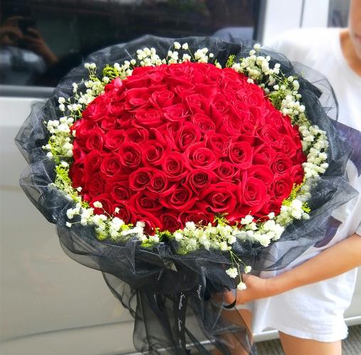 70朵鲜花代表什么寓意(70朵鲜花代表什么寓意和象征)-第2张图片-花花知道网 70朵鲜花代表什么寓意(70朵鲜花代表什么寓意和象征)-第2张图片-花花知道网