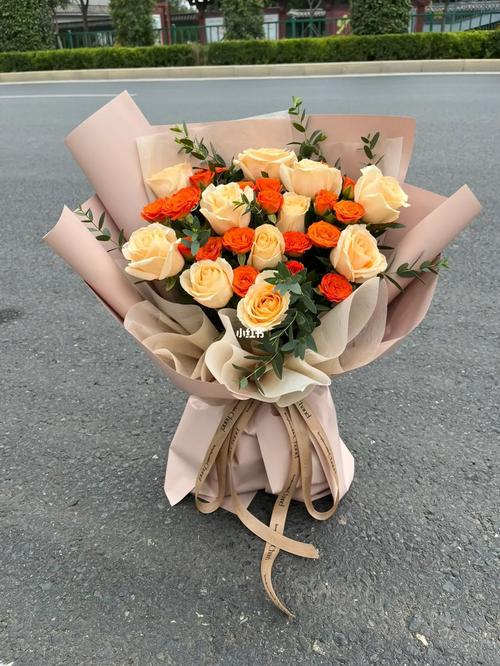 11朵香槟鲜花花束寓意(11朵香槟花束图片大全)-第5张图片-花花知道网 11朵香槟鲜花花束寓意(11朵香槟花束图片大全)-第5张图片-花花知道网