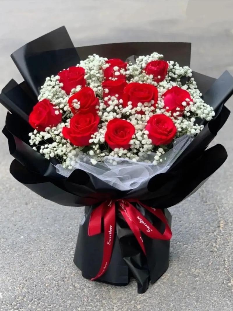 11支红玫瑰混搭鲜花寓意什么(11支红玫瑰图片大全)-第2张图片-花花知道网 11支红玫瑰混搭鲜花寓意什么(11支红玫瑰图片大全)-第2张图片-花花知道网